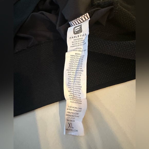 Fabletics black top, size XL - Picture 4 of 10